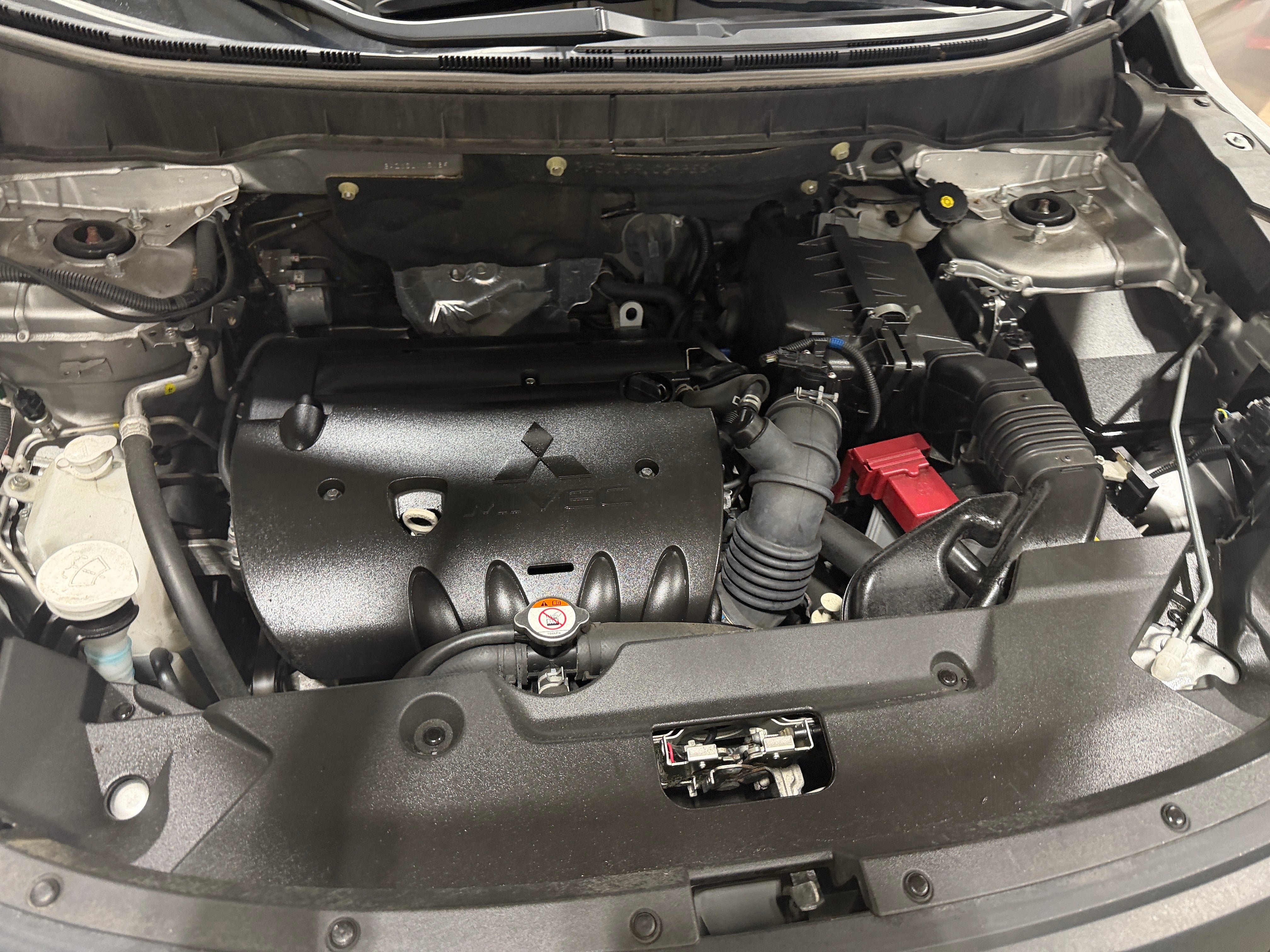 mitsubishi outlander sport 2025 JA4ARUAU9SU008039 image mitsubishi outlander sport 2025 JA4ARUAU9SU008039 image
